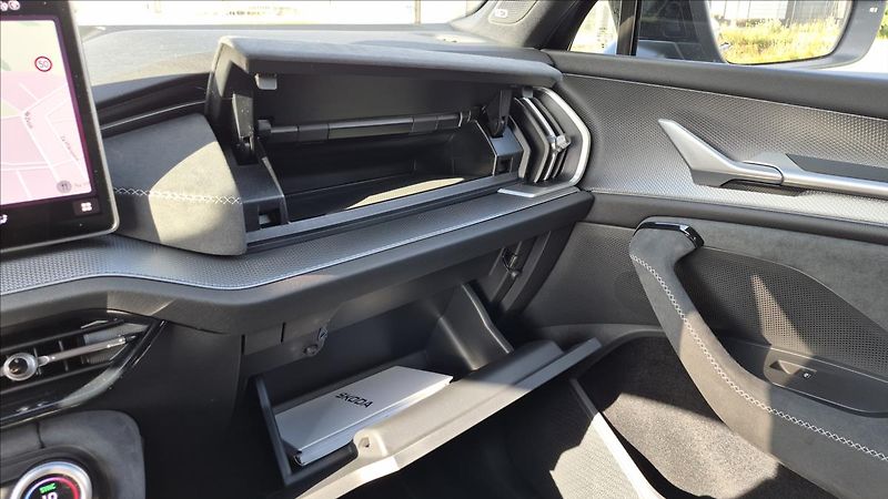 Škoda Kodiaq 2,0 TDI Sportline 4x4 DSG ČR - fotka 18 z 30