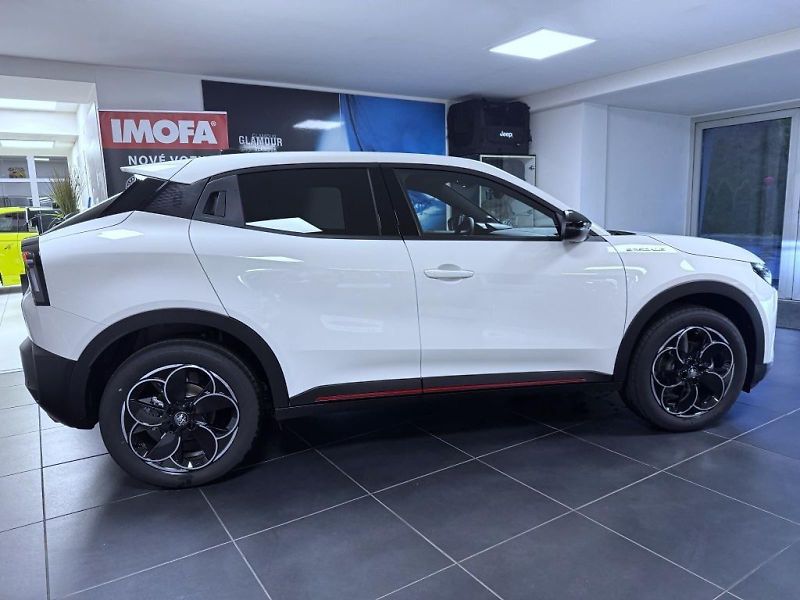 Alfa Romeo Junior (2026) Speciale 156k Elettrica 54 kWh - fotka 4 z 20