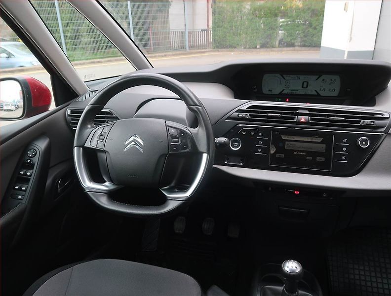 Citroën C4 Picasso (2016) 1.6 BlueHDi, Tempomat - fotka 7 z 21