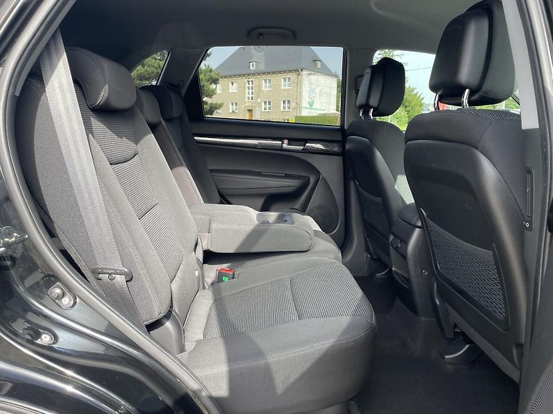 Kia Sorento 2,2 CRDi/145kW 4x4 - Automat - fotka 36 z 64