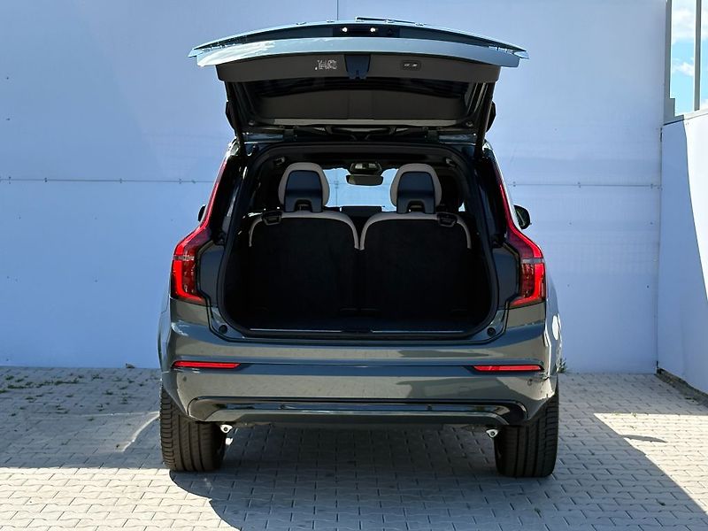 Volvo XC90 Plus Dark B5 184kW - fotka 8 z 26