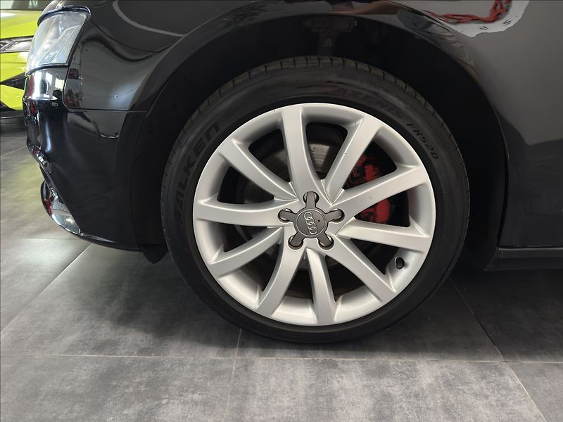 Audi A4 1,8   TFSI B8 BI-XENON ALU R18 - fotka 28 z 33