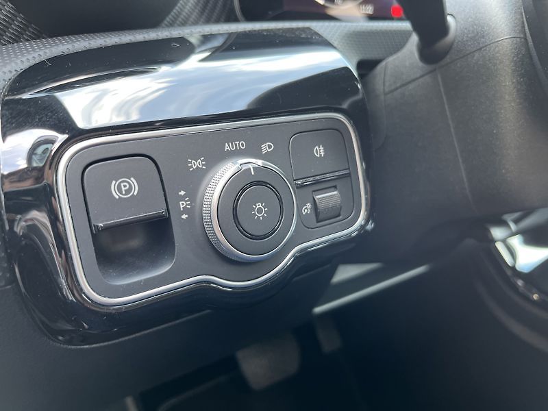 Mercedes-Benz Třídy A A-Třída 180 - fotka 12 z 18