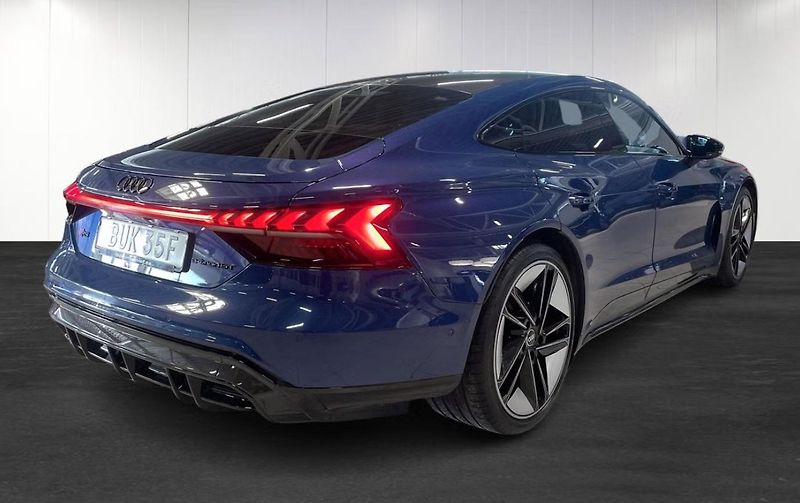 Audi RS e-tron GT AWD 360k Laser Night vision - fotka 6 z 26