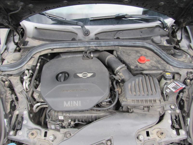 Mini Cooper 1,5 i 100kW - fotka 32 z 34