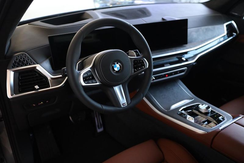 BMW X5 xDrive30d - fotka 2 z 18