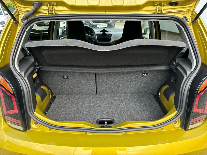 Volkswagen e-up! Style 61 kW SoH90 - fotka 17 z 19