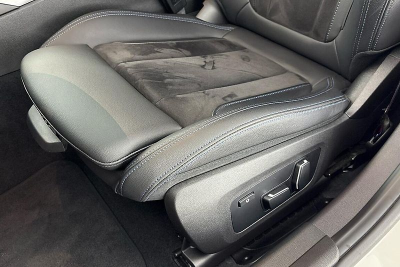 BMW Řada 3 řady 3 | M340d xDrive - fotka 14 z 25