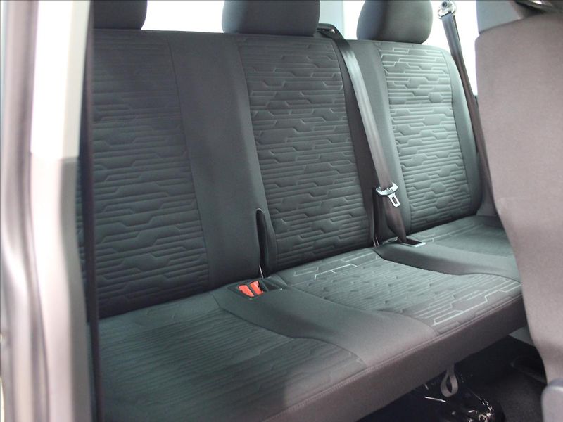 Volkswagen Caravelle 2,0 TDI 110kW DSG Comfortline - fotka 14 z 32