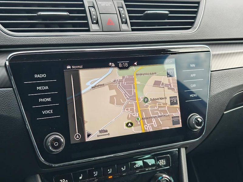 Škoda Superb SportLine 7DSG 2,0TDI - fotka 19 z 27