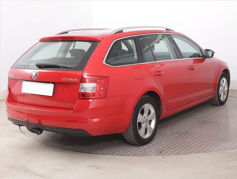 Škoda Octavia (2015) 1.6 TDI, Tempomat - fotka 5 z 15