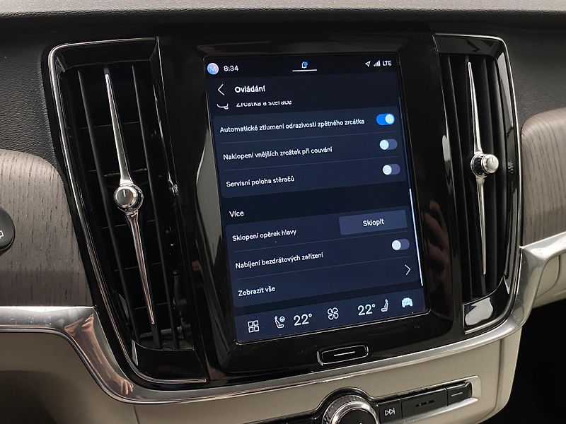 Volvo V90 CC B4 AWD CORE AUT CZ - fotka 44 z 52