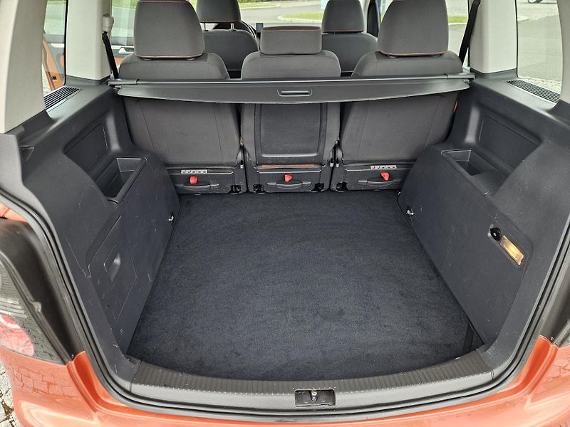Volkswagen Touran (2007) CROSS 1.9TDI, SPLÁTKY  - fotka 21 z 22