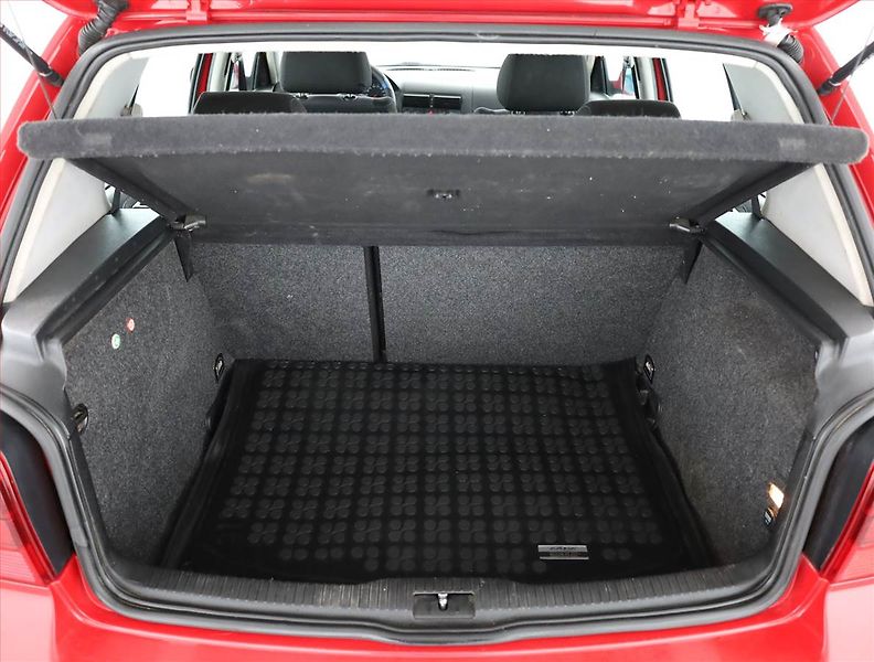 Volkswagen Golf (2002) Comfortline 1.4 16V, po STK - fotka 15 z 16