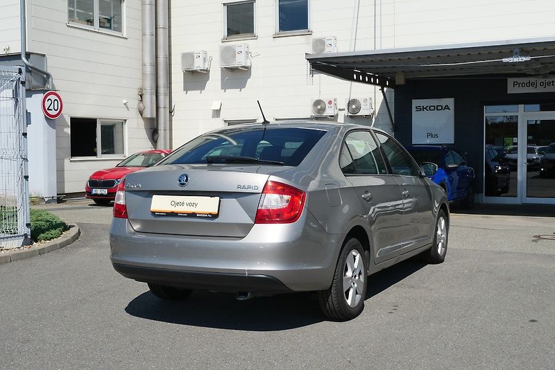 Škoda Rapid - fotka 2 z 6