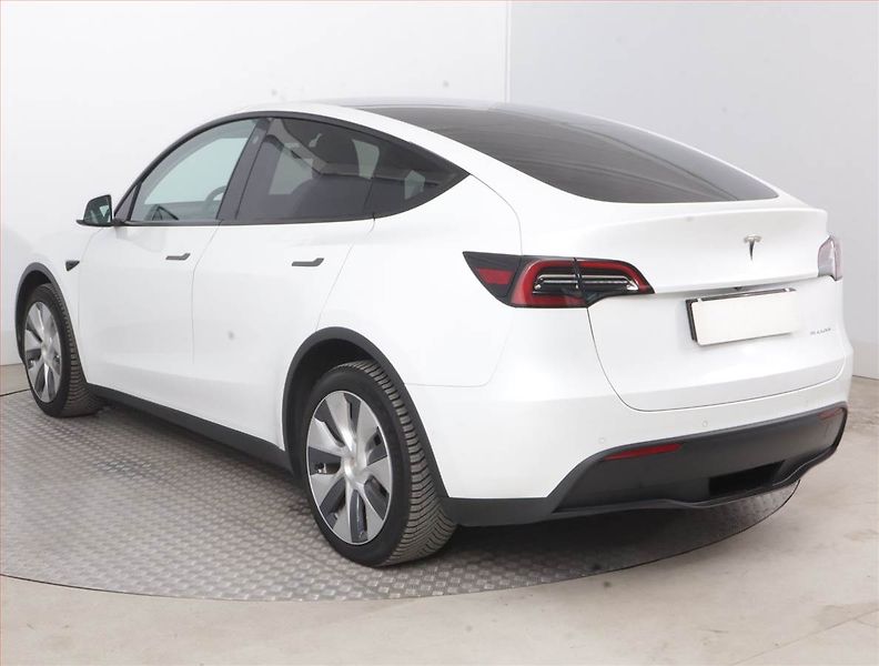 Tesla Model Y (2022) Long Range AWD 79kWh, SoH 89% - fotka 4 z 23