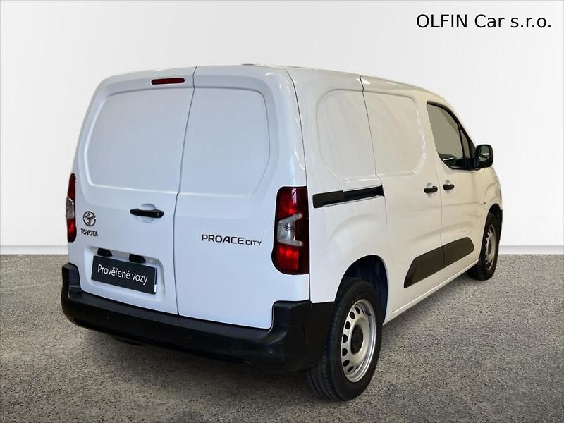 Toyota ProAce City 1,5 D-4D 75kW ACTIVE - fotka 2 z 22