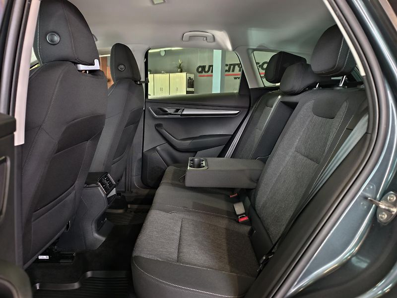 Škoda Karoq 1.6 TDi 85kW DSG STYLE LED ACC - fotka 10 z 24