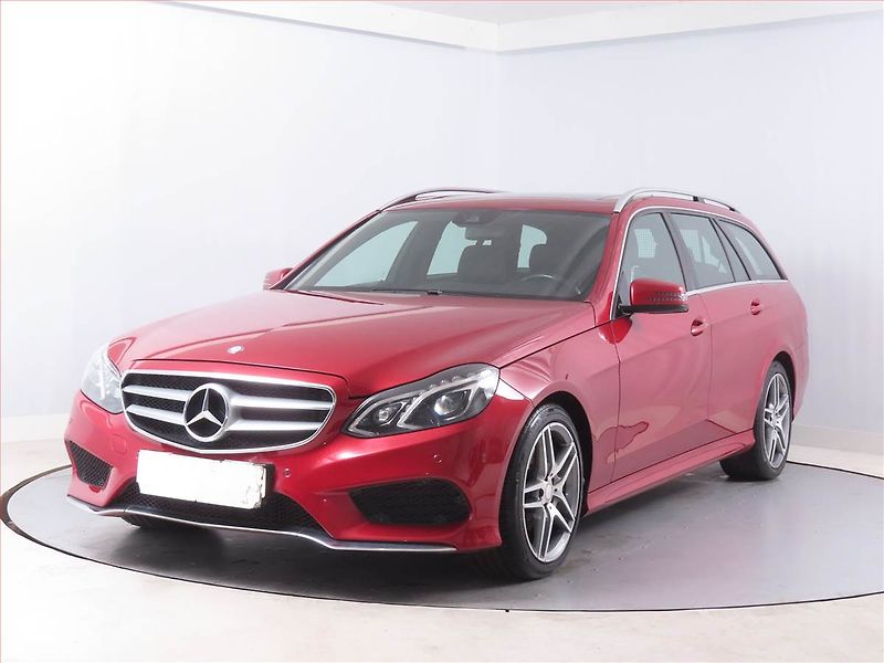 Mercedes-Benz Třídy E (2016) AMG Paket E 250 BlueTEC - fotka 2 z 14