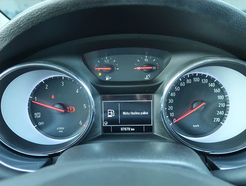 Opel Astra (2019) 1.6 CDTI, Navi, Tempomat - fotka 11 z 20