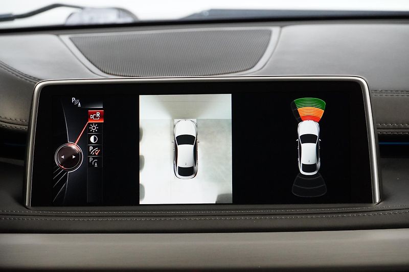 BMW X6 Xdrive30d,ČR,HUD,360,dověry - fotka 27 z 37