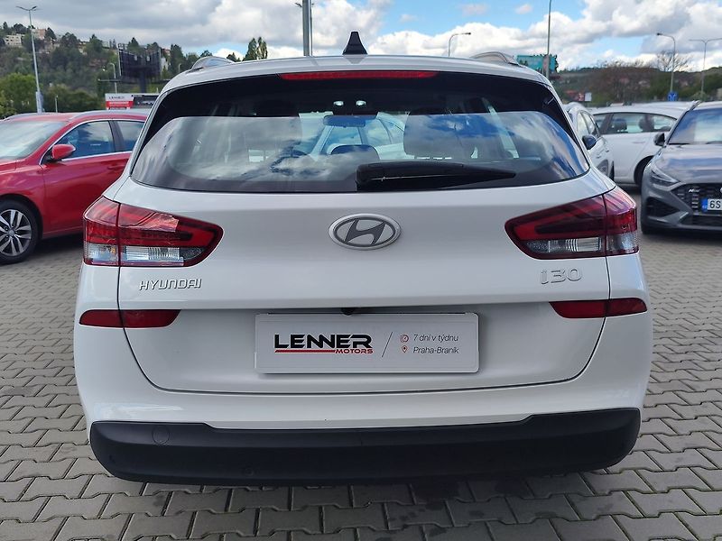 Hyundai i30 1.5 T-GDI/103kW Smart DCT - fotka 6 z 30
