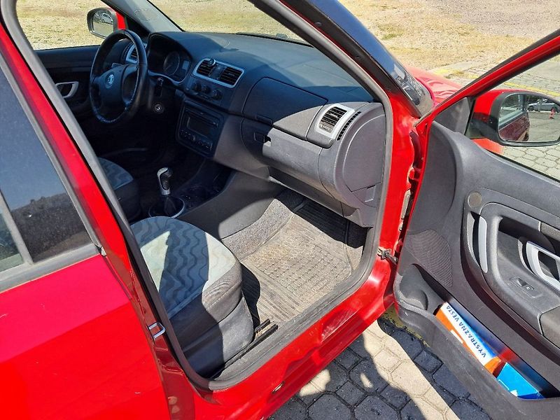 Škoda Fabia 1.4 benzín - fotka 6 z 9
