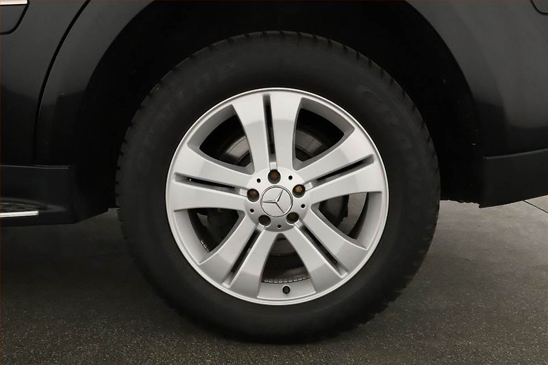 Mercedes-Benz GL (2006) 420 CDI, 4X4, Automat, Kůže - fotka 12 z 21