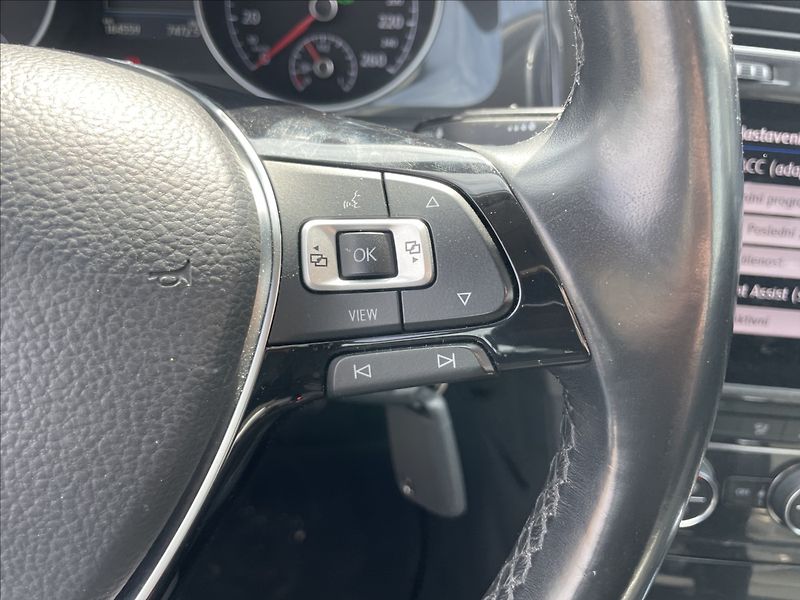 Volkswagen Golf 2,0 TDi 110kw DSG LED Radar po - fotka 16 z 39