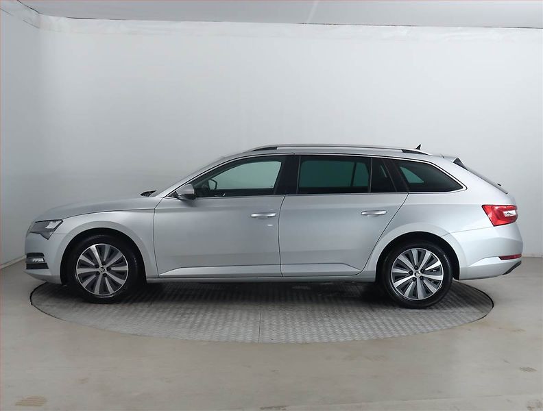 Škoda Superb (2023) 2.0 TDI - fotka 3 z 20