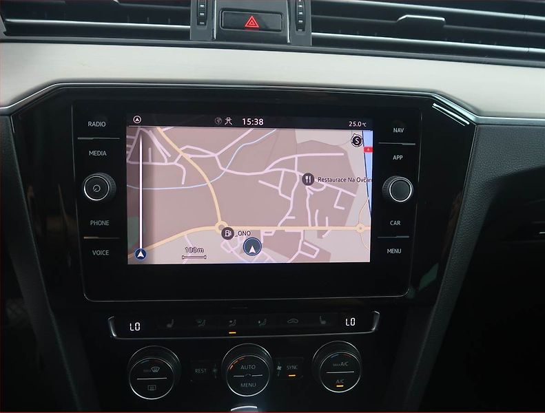 Volkswagen Passat (2020) Business 2.0 TDI - fotka 16 z 16