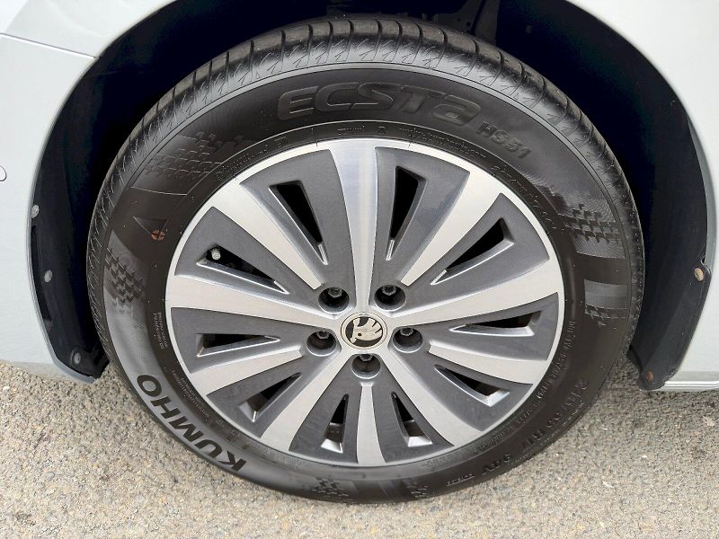 Škoda Superb (2022) 2.0 TDI 110kW Business - fotka 35 z 35