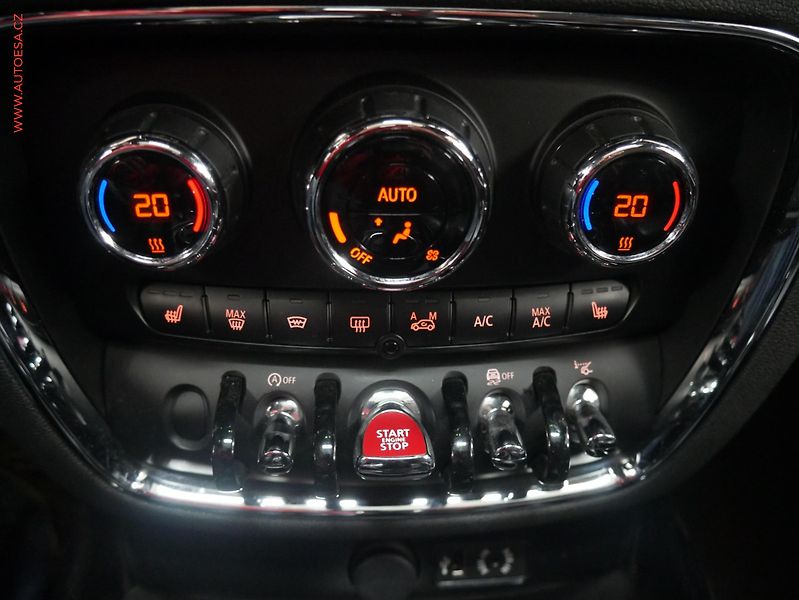 Mini Clubman (2016) 2.0 4x4, LED, panor, navi - fotka 16 z 19