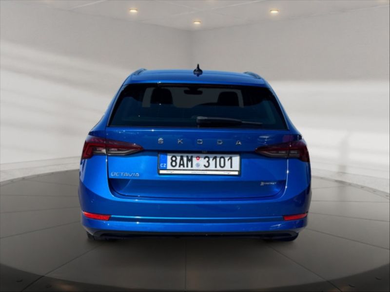Škoda Octavia 2,0 TDI Style DSG - fotka 3 z 10