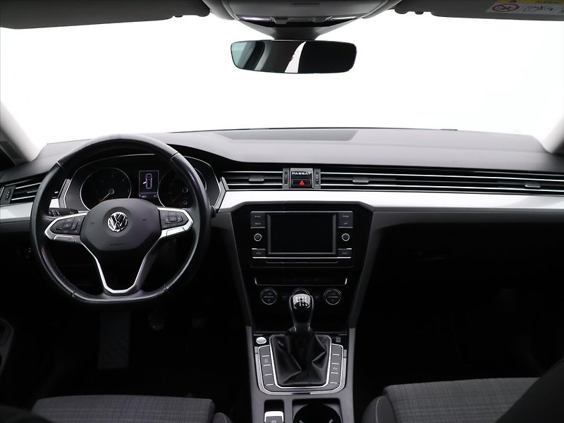 Volkswagen Passat 2,0 TDI 110kW Business Combi - fotka 22 z 30