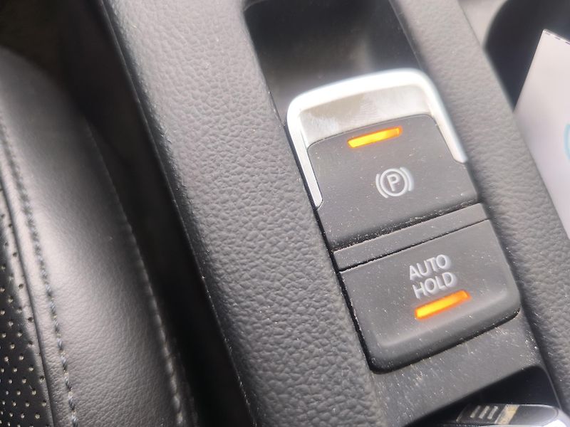 Volkswagen Passat 2.0TDI,95TKM,MAX VÝBAVA,MASÁŽE - fotka 15 z 23
