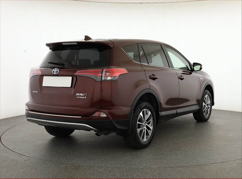 Toyota RAV4 (2017) 2.5 Hybrid - fotka 5 z 17