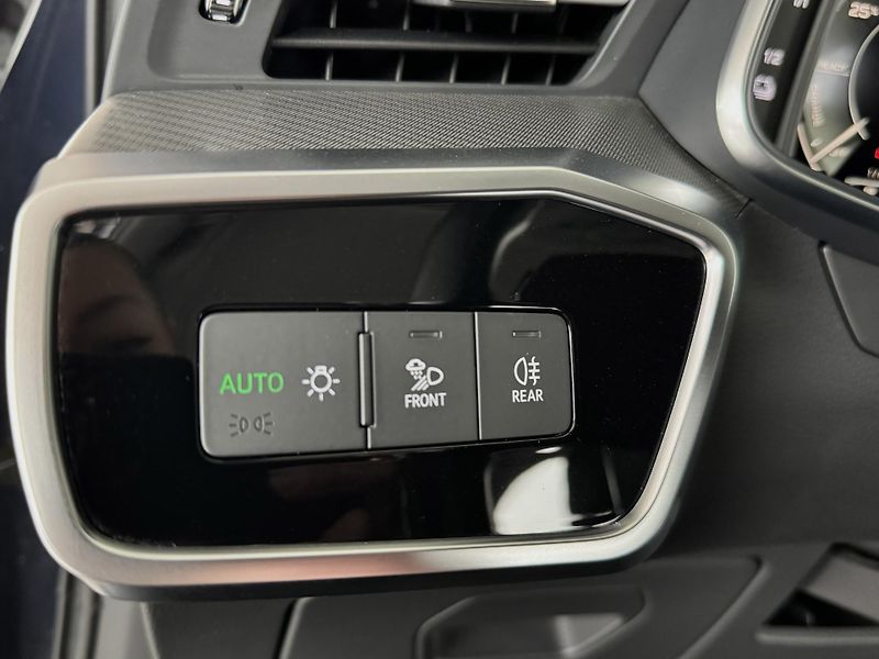 Audi A6 50TFSIe Quattro*360kam*KeyLess - fotka 31 z 38