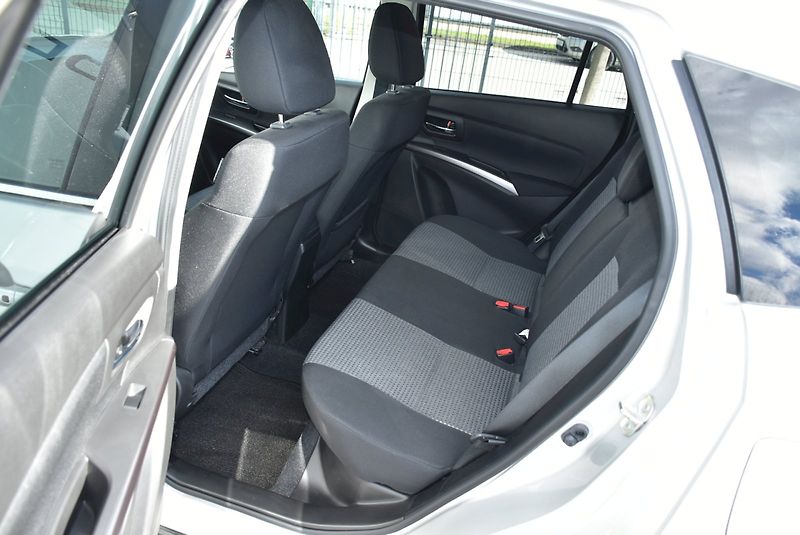 Suzuki SX4 S-Cross (2023) 1.4 BoosterJet 95kW 4x4 - fotka 21 z 29