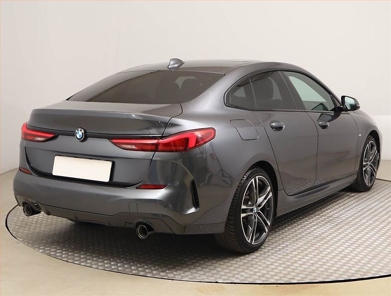 BMW Řada 2 (2021) Sport Line 218d, Automat - fotka 5 z 20