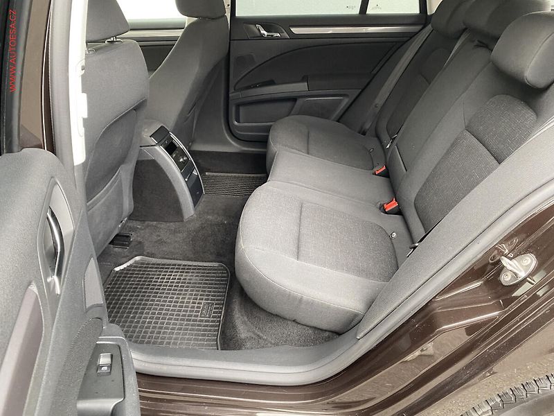 Škoda Superb (2013) 1.4 TSi, AC, temp - fotka 10 z 17
