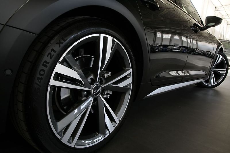Audi A6 Allroad 50TDI 210kW Webasto TZ HD Soft - fotka 11 z 50