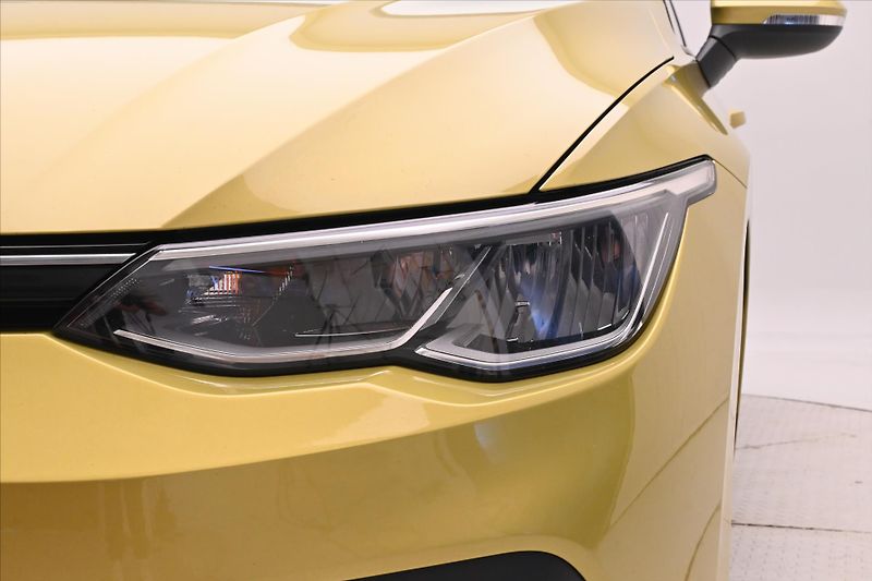 Volkswagen Golf 1,0 TSI 81kW Life Záruka až 5 - fotka 28 z 30