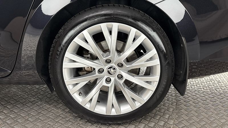 Škoda Superb 2.0 TSI DSG 4x4 Style - fotka 19 z 34