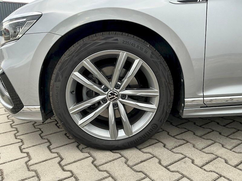 Volkswagen Passat (2021) 2.0 TDI DSG Elegance R-Line - fotka 13 z 22