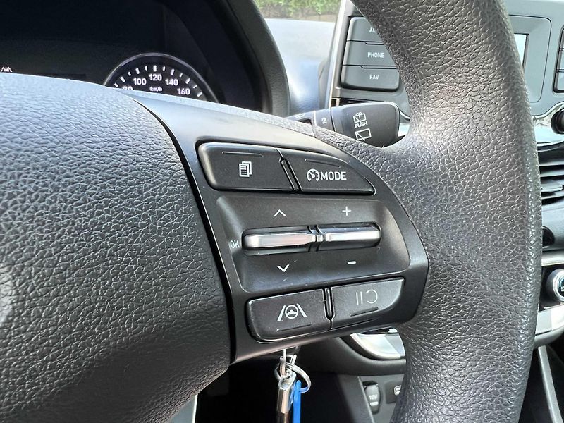 Hyundai i30 1.5 DPi 81 kW 1.MAJ SERVISKA - fotka 17 z 17