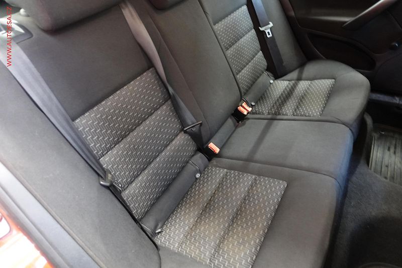 Škoda Octavia (2011) 1.2 TSi, ČR, Klima - fotka 12 z 18