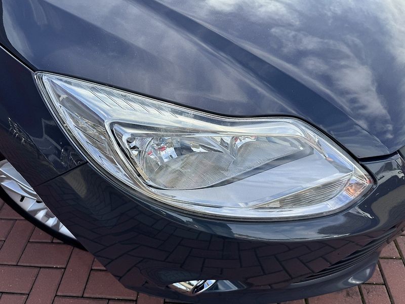 Ford Focus (2011) 1.6i Ti-VCT Klima Servis - fotka 35 z 50