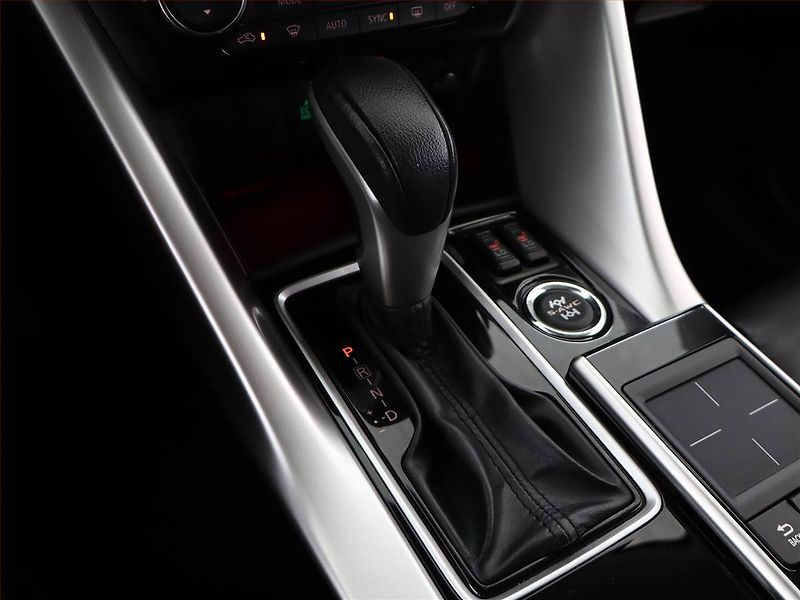 Mitsubishi Eclipse Cross (2019) 1.5 T-MIVEC, 4X4, Automat, ČR - fotka 11 z 20