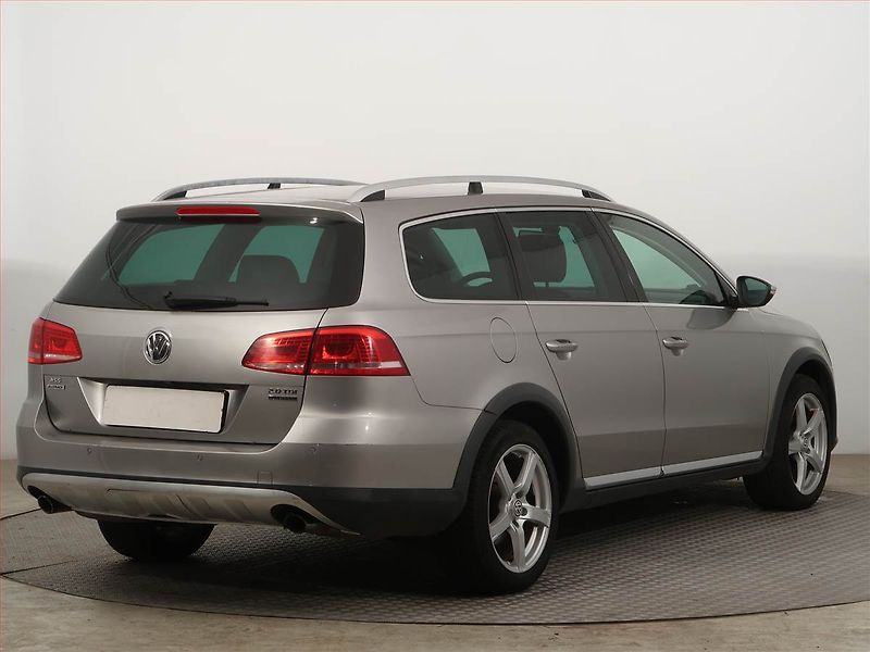 Volkswagen Passat (2015) Alltrack 2.0 TDI, 4X4 - fotka 5 z 14